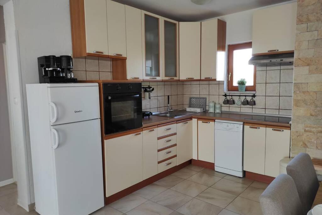 Вилла Kuca Za Odmor M&J Бенковац Экстерьер фото